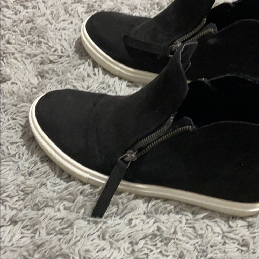 Steve Madden sneakers